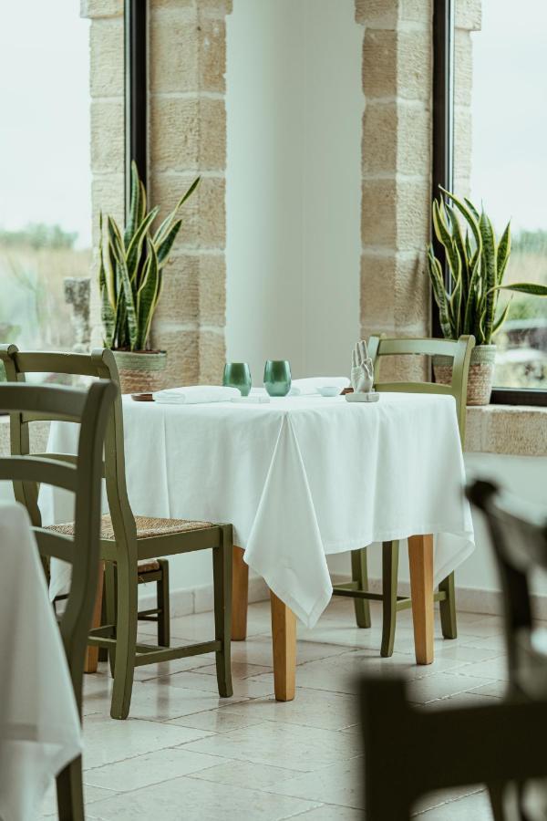 Oppure - Masseria Moderna โปลีญาโนอามาเร ภายนอก รูปภาพ