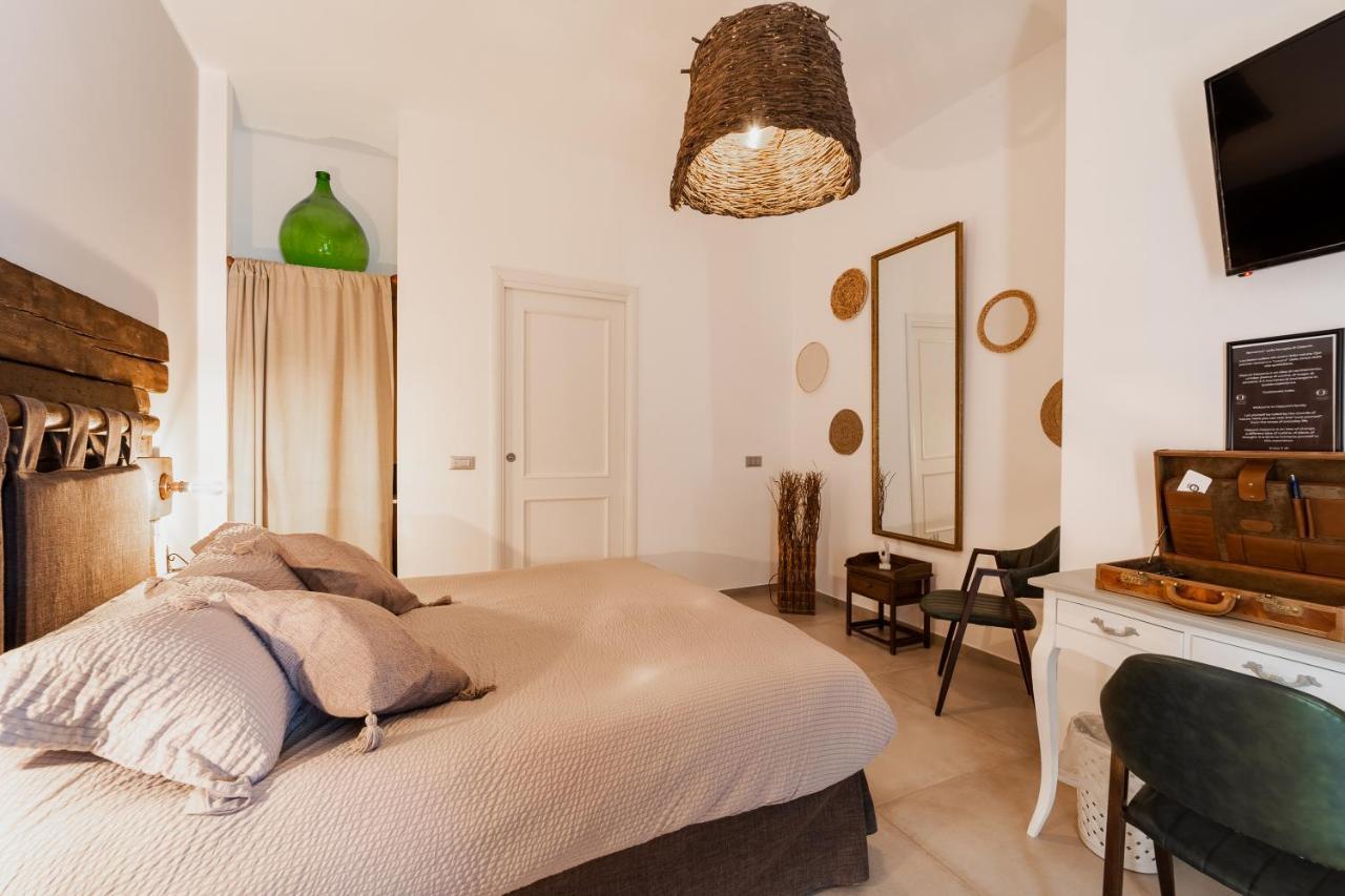 Oppure - Masseria Moderna Bed & Breakfast โปลีญาโนอามาเร ภายนอก รูปภาพ