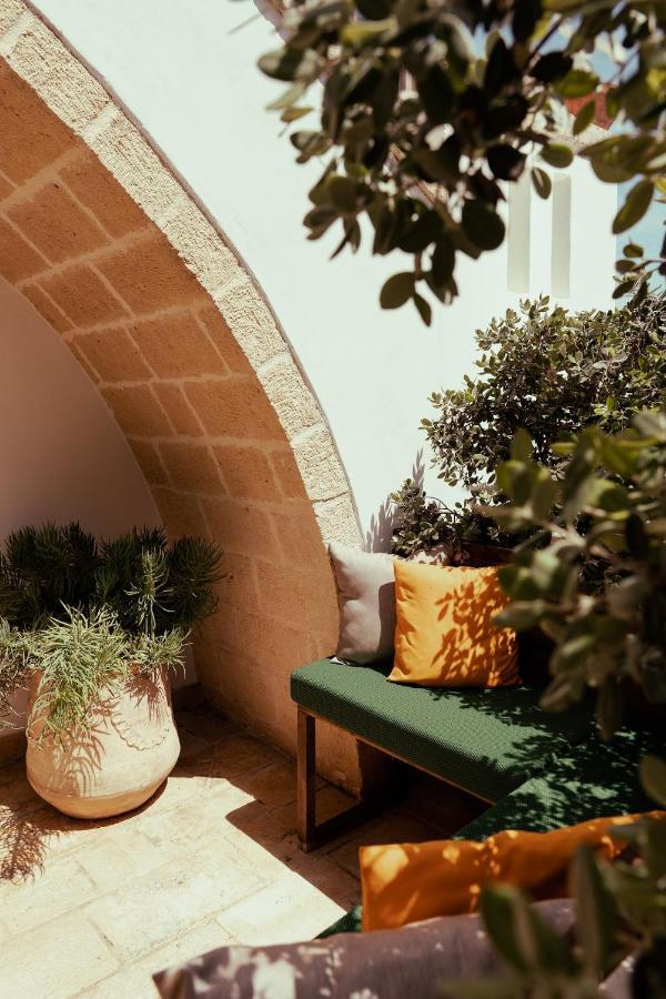 Oppure - Masseria Moderna Bed & Breakfast โปลีญาโนอามาเร ภายนอก รูปภาพ