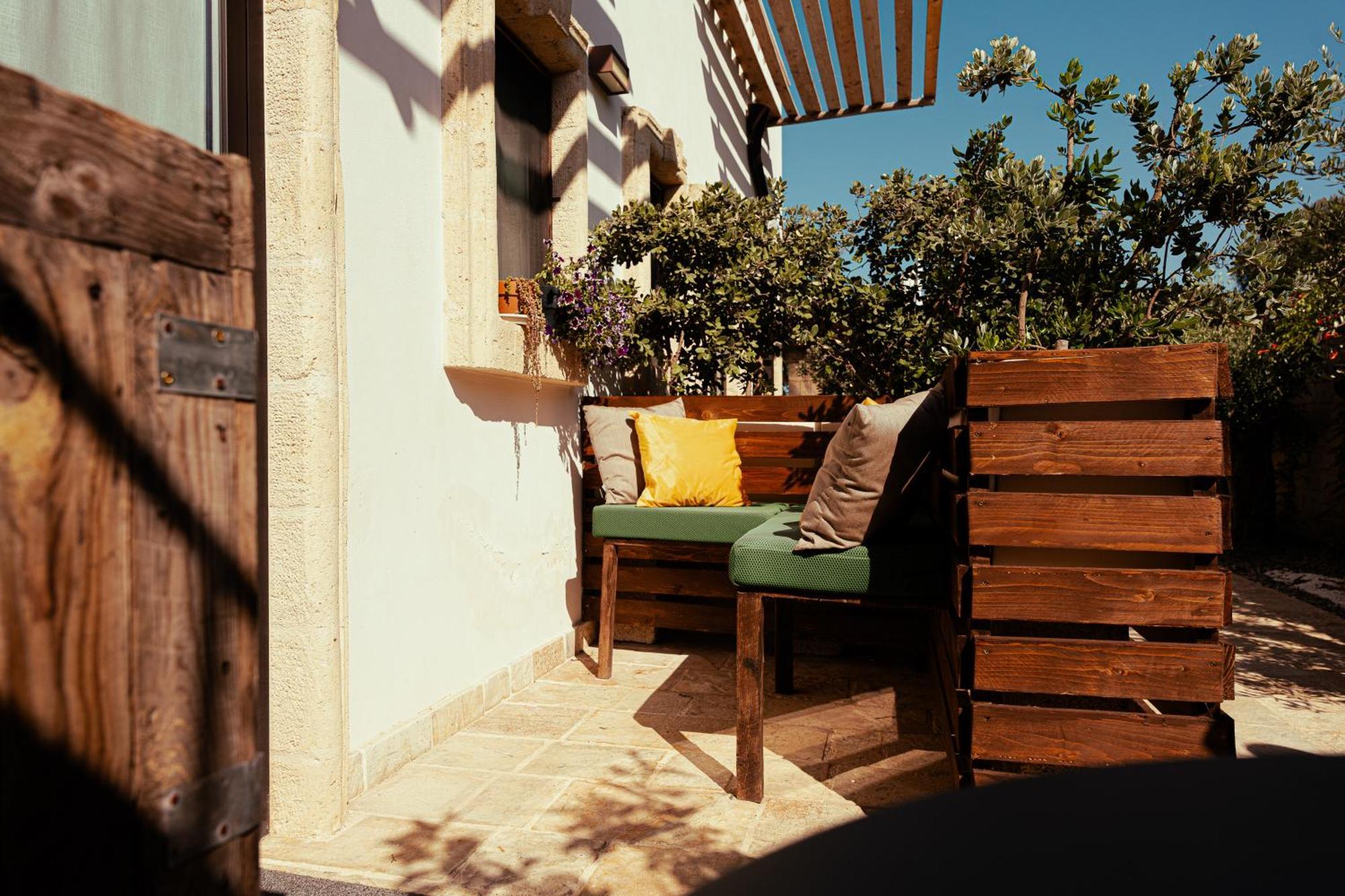 Oppure - Masseria Moderna Bed & Breakfast โปลีญาโนอามาเร ภายนอก รูปภาพ