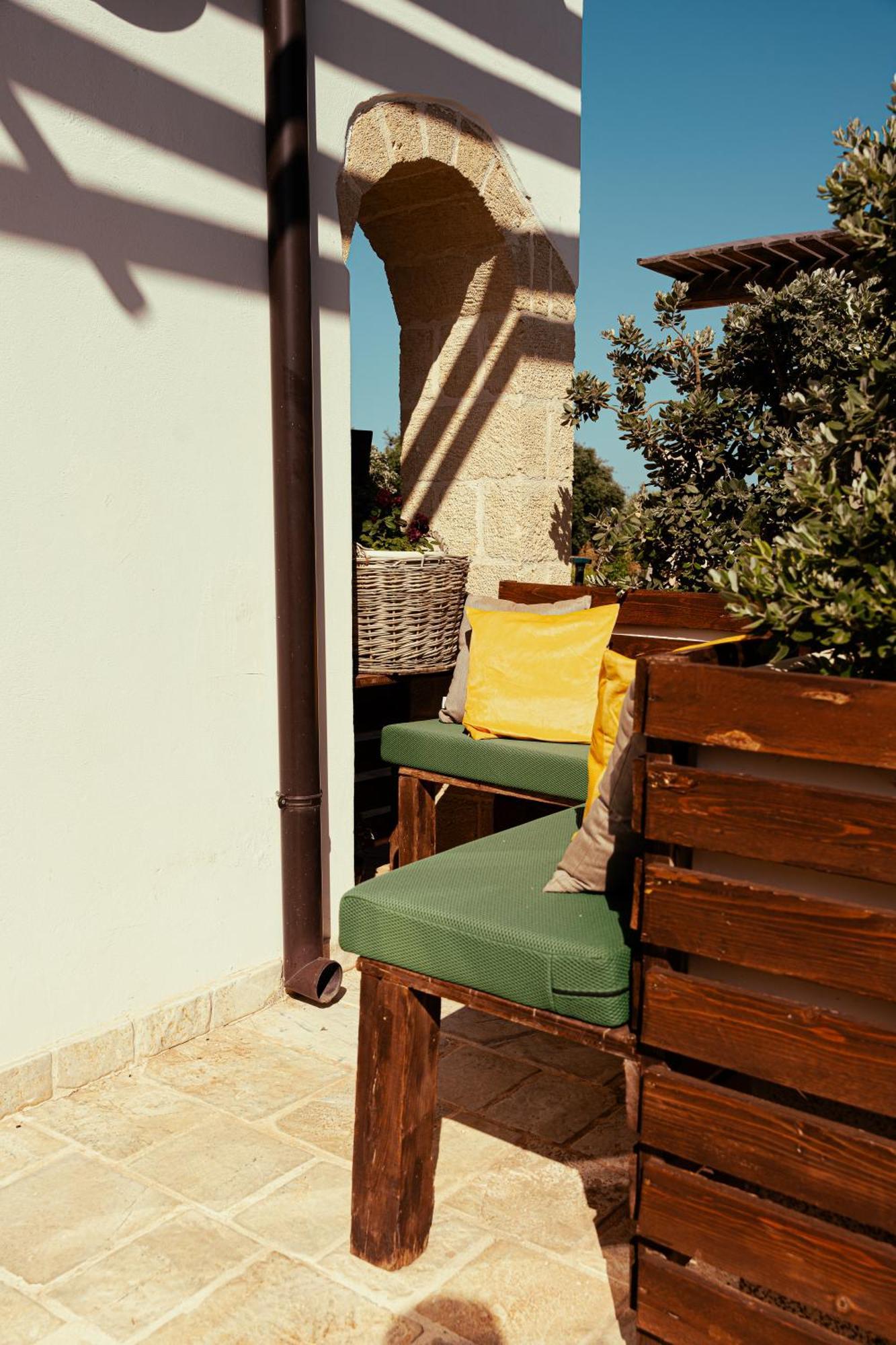 Oppure - Masseria Moderna Bed & Breakfast โปลีญาโนอามาเร ภายนอก รูปภาพ