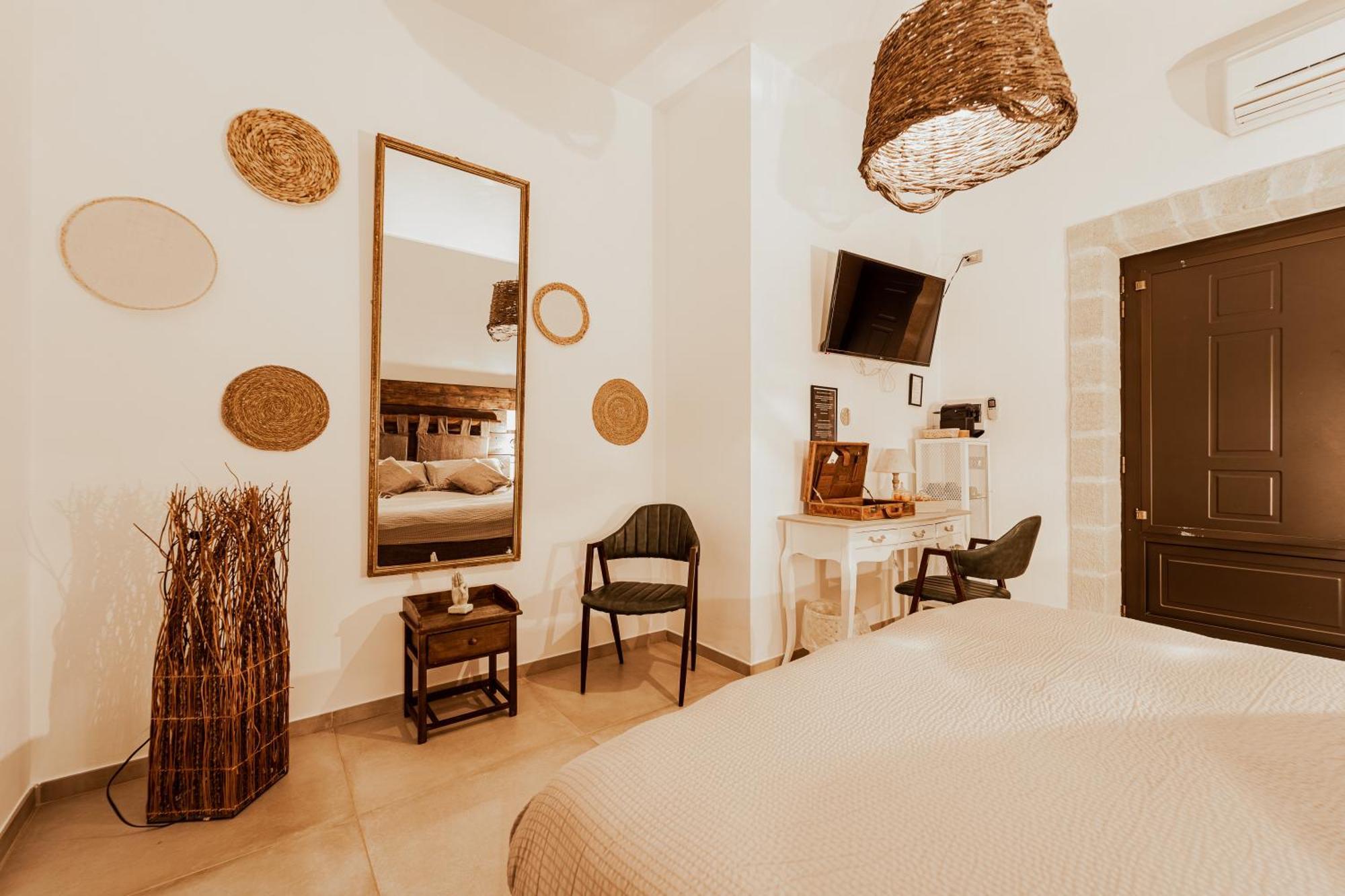 Oppure - Masseria Moderna Bed & Breakfast โปลีญาโนอามาเร ภายนอก รูปภาพ